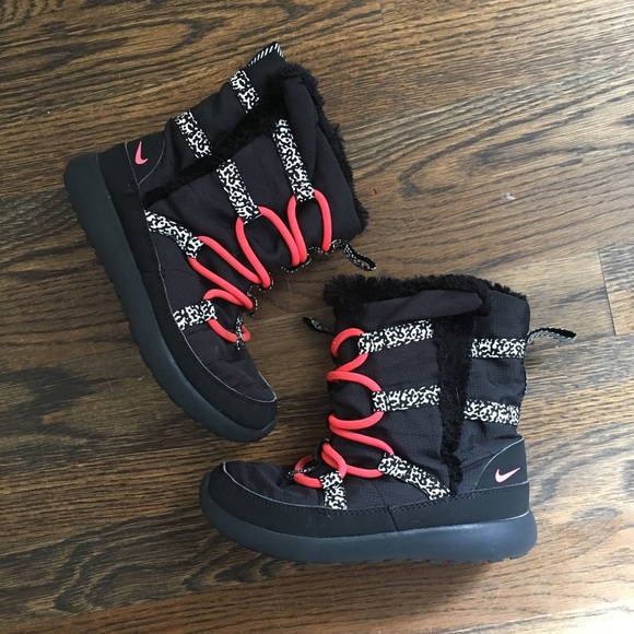 Nike Other - Nike Kids Rosherun Sneakerboot